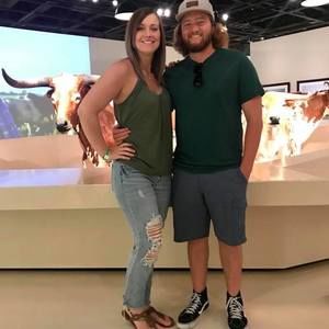 Meet your Posher, Carissa